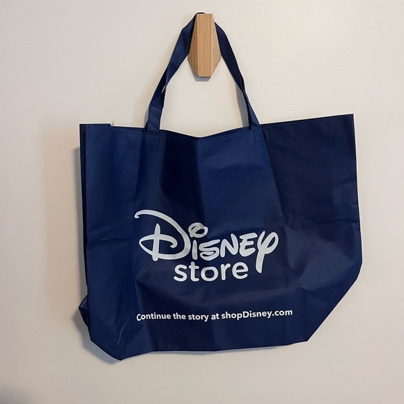 Disney Handbags - ✨FWP $25+✨ Disney Store Reusable Bag